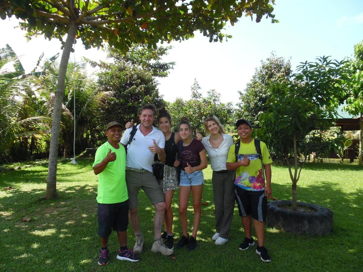 Ambow Homestay Jungle Trekking & Village Tour Bukit Lawang Ngoại thất bức ảnh