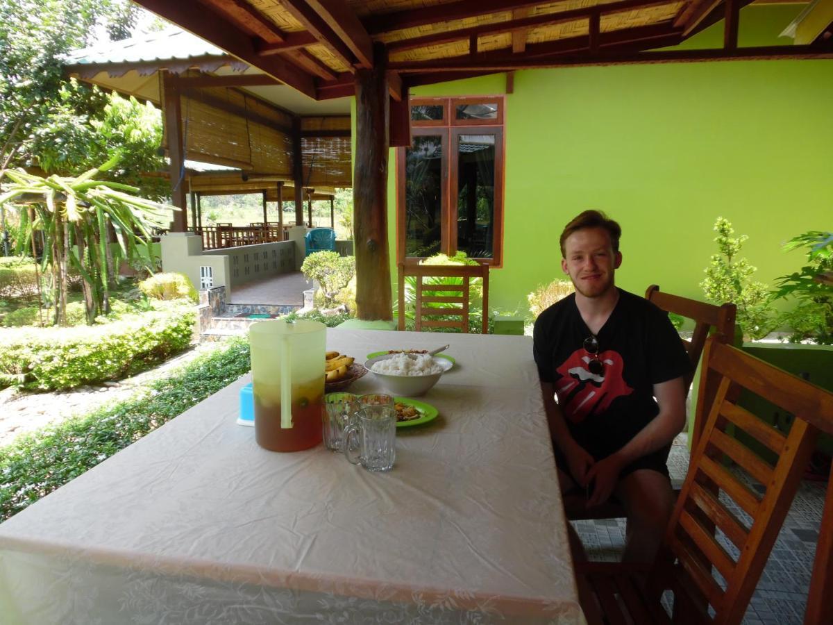 Ambow Homestay Jungle Trekking & Village Tour Bukit Lawang Ngoại thất bức ảnh