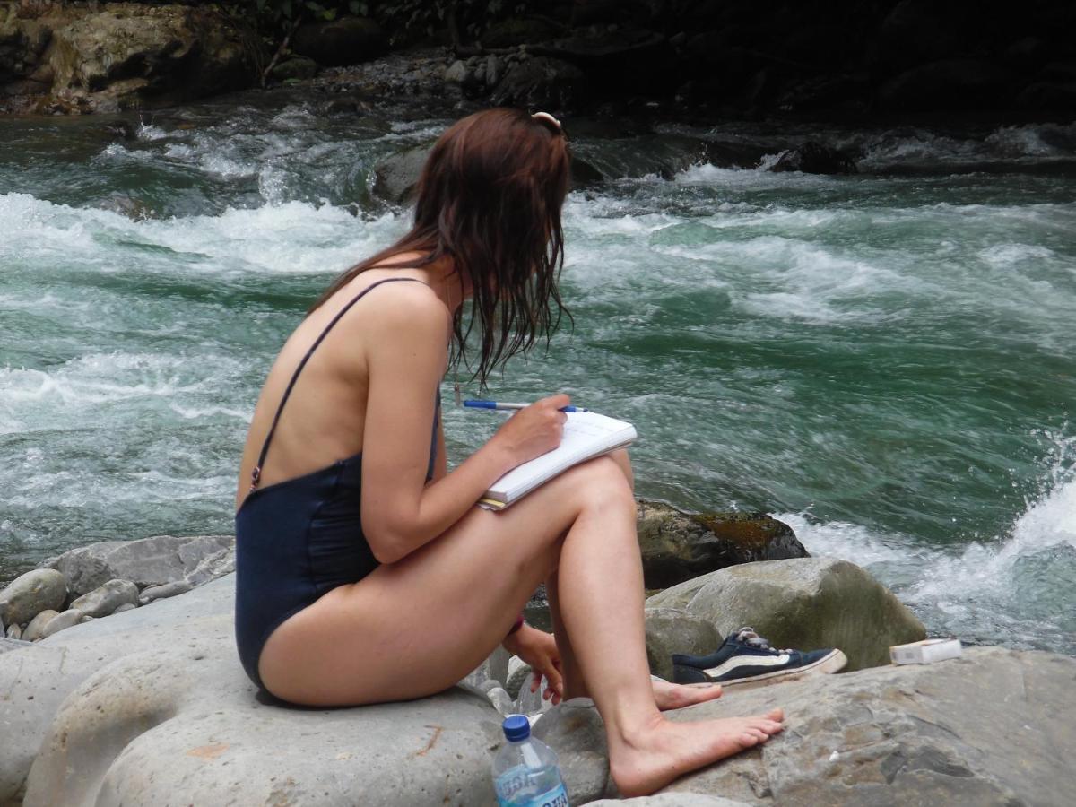 Ambow Homestay Jungle Trekking & Village Tour Bukit Lawang Ngoại thất bức ảnh