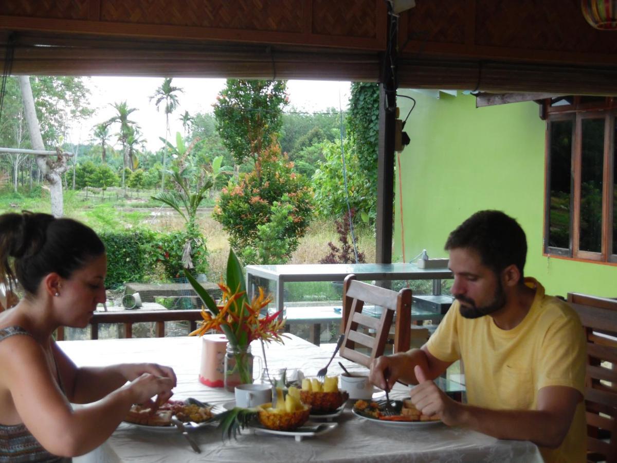 Ambow Homestay Jungle Trekking & Village Tour Bukit Lawang Ngoại thất bức ảnh